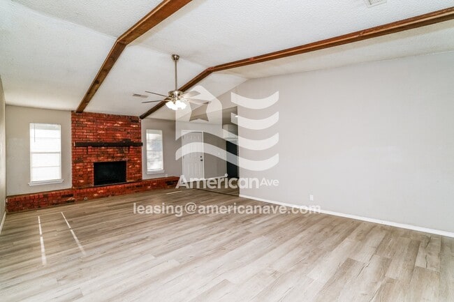 Building Photo - 4408 S Cypress Ave