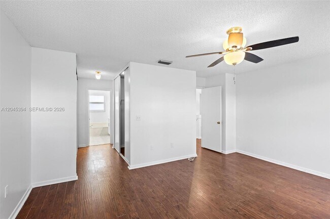 Foto del edificio - 15835 NW 7th St