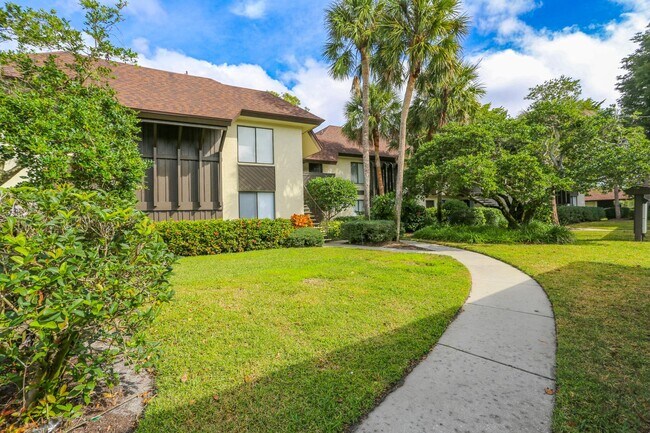 Foto del edificio - **ANNUAL RENTAL**CENTRAL NAPLES**NOW AVAIL...