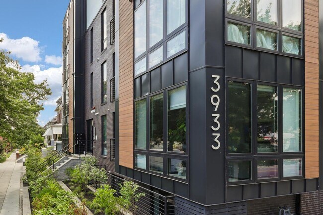 Foto del edificio - 3933 14th St NW
