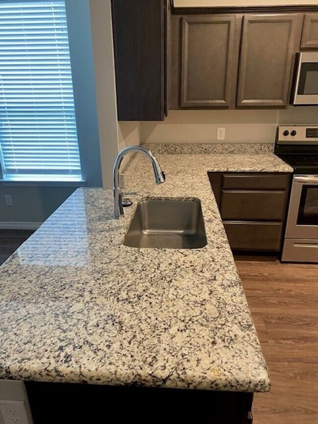 Foto del edificio - Great Location!