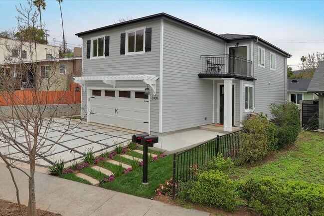 Foto del edificio - 2409 Langdale Ave