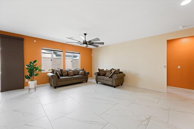 Foto del edificio - Upgragded 4-Bedroom Home with Casita in Ga...