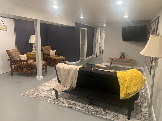 Foto del edificio - 2709 Highland Dr