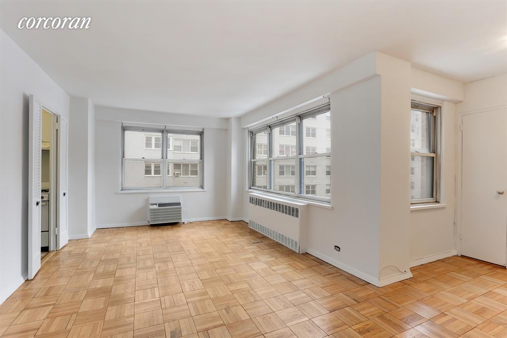 Primary Photo - 166 E 35th St