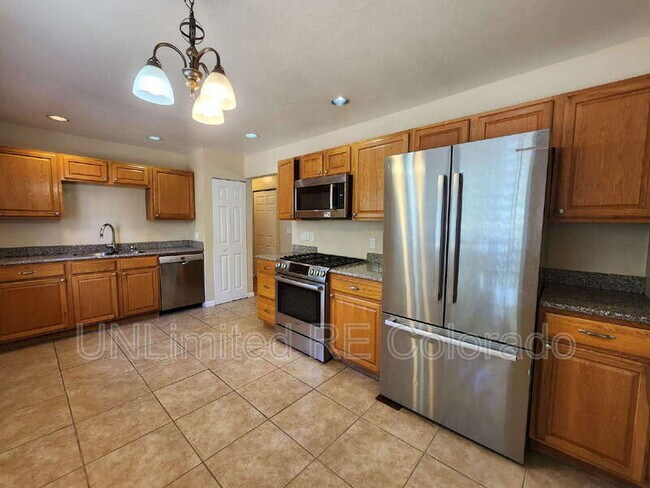 Foto del edificio - 18327 W 58th Dr