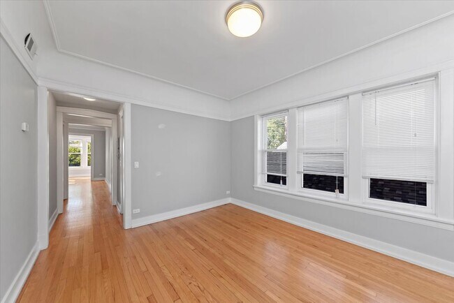 Foto del edificio - 4821 N Washtenaw Ave
