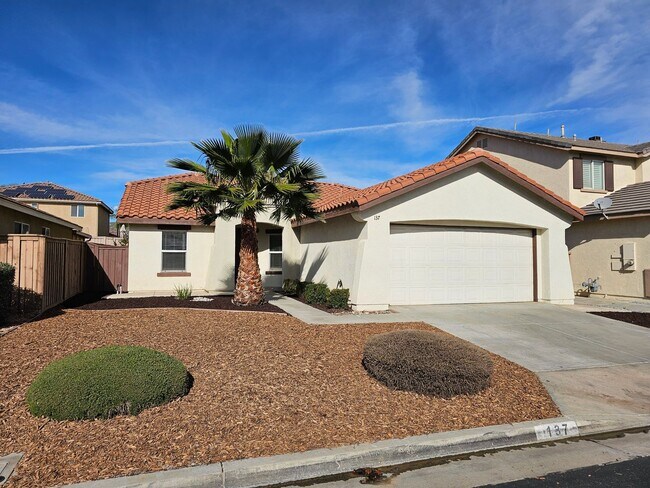 Building Photo - 3 Bedroom Single Story