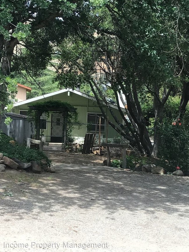 Building Photo - 3 br, 1.5 bath House - 212 Woodland Drive