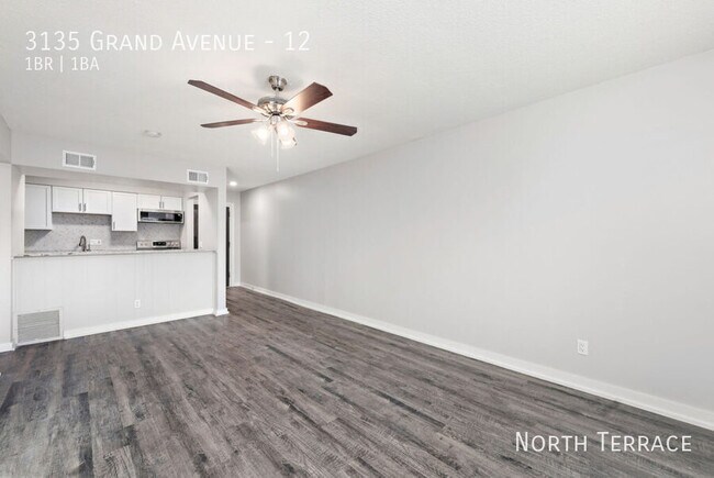 Foto del edificio - 3135 Grand Ave