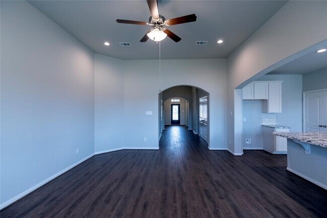 Building Photo - 30454 Butternut Oak Ln