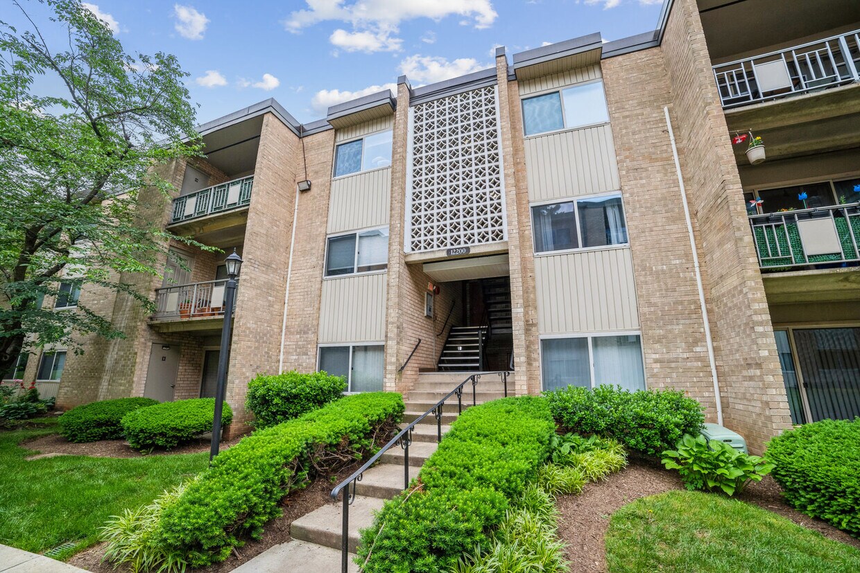 Primary Photo - 12200 Braxfield Ct