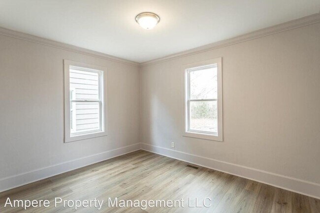 Foto del edificio - 3 br, 1 bath House - 5211 Sunbeam Ave