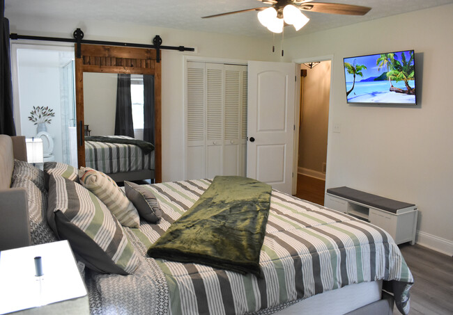 Master Bedroom - 2635 Grant Cir NW