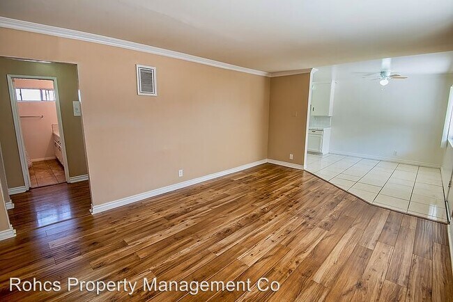 Building Photo - 530 E Arbor Vitae St