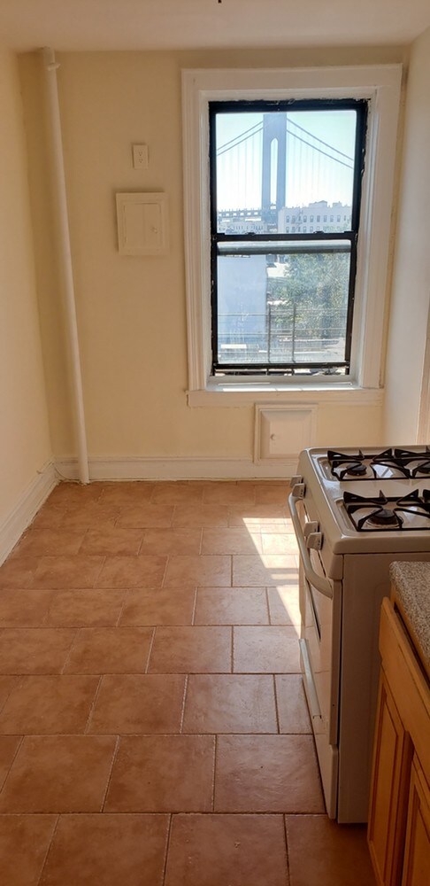 Building Photo - 275 93rd St
