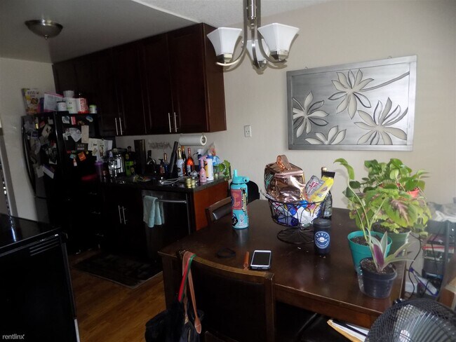 Building Photo - 5300 Ridgeview Cir