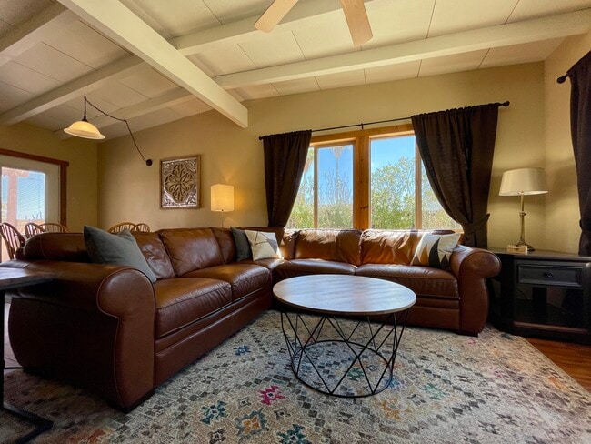 Building Photo - 71590 Juanita Dr