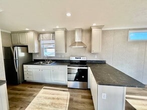 Building Photo - 1111 OH-133