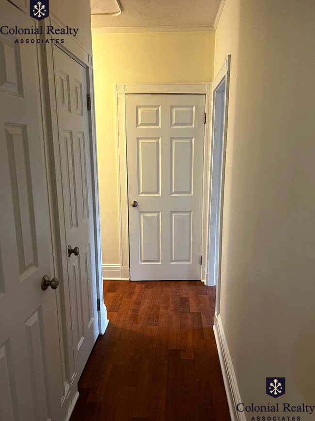 Building Photo - 228 Walnut St