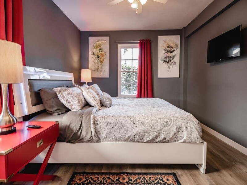 Photo - 5147 Riverton Ave (Los Angeles, CA)