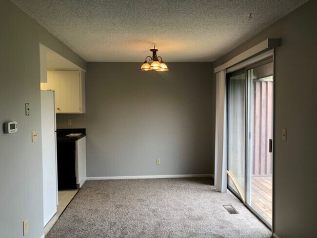 Building Photo - All Seasons Condo