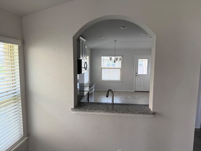 Building Photo - 9019 Stonehollow