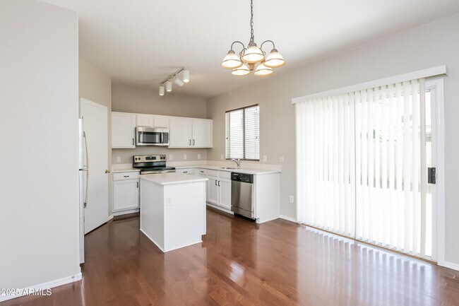 Foto del edificio - 12185 W Flanagan St