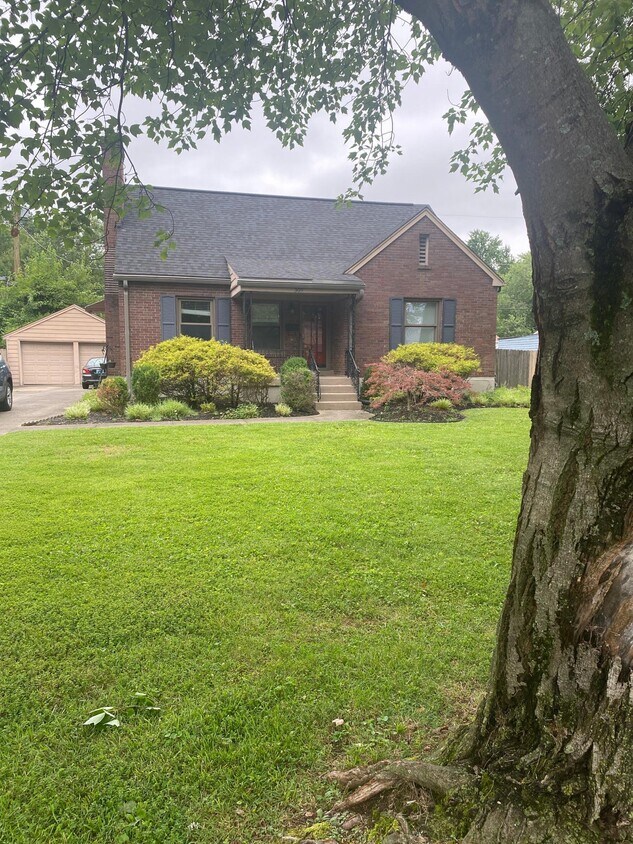 309 Monohan Dr, Louisville, KY 40207 House Rental in Louisville, KY