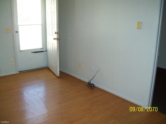Building Photo - 1 br, 1 bath Apartment - 3211 N Franklin Ave