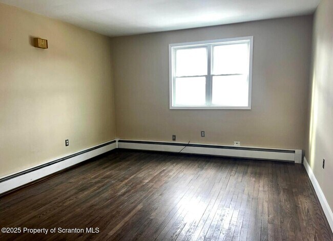 Foto del edificio - 811 Glenwood Rd