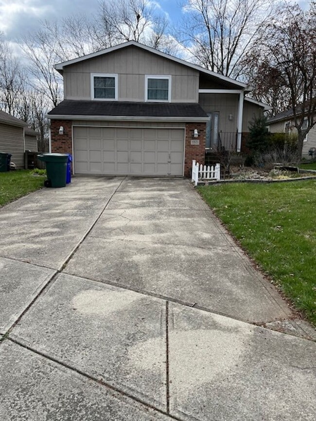 Building Photo - Beautifully remodeled 3 bedroom, 2.5 bath, 2 car garage