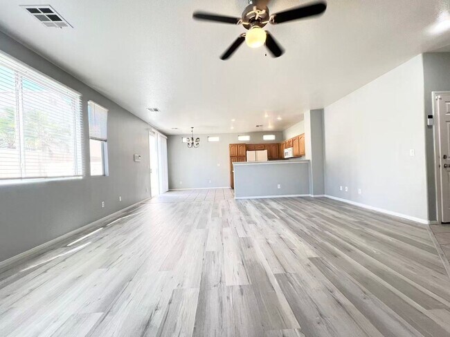 Foto del edificio - Beautifully updated home