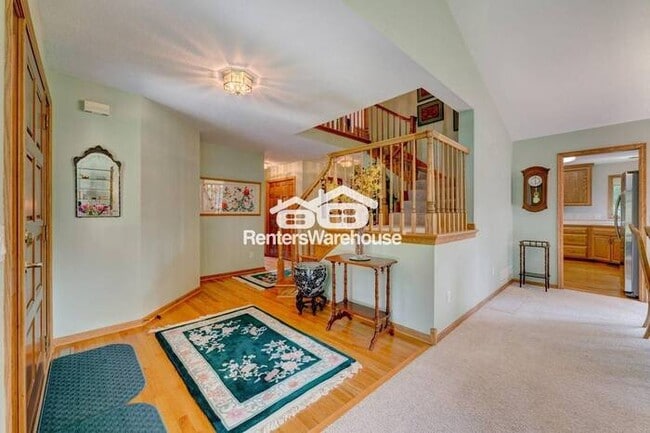 Building Photo - Available now - Stunning 4 Bedroom, 3.5 Bath Eden Prairie Home w/2 Kitchens Available for Rent!!