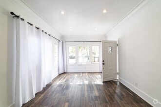 Building Photo - 321 Heliotrope Dr