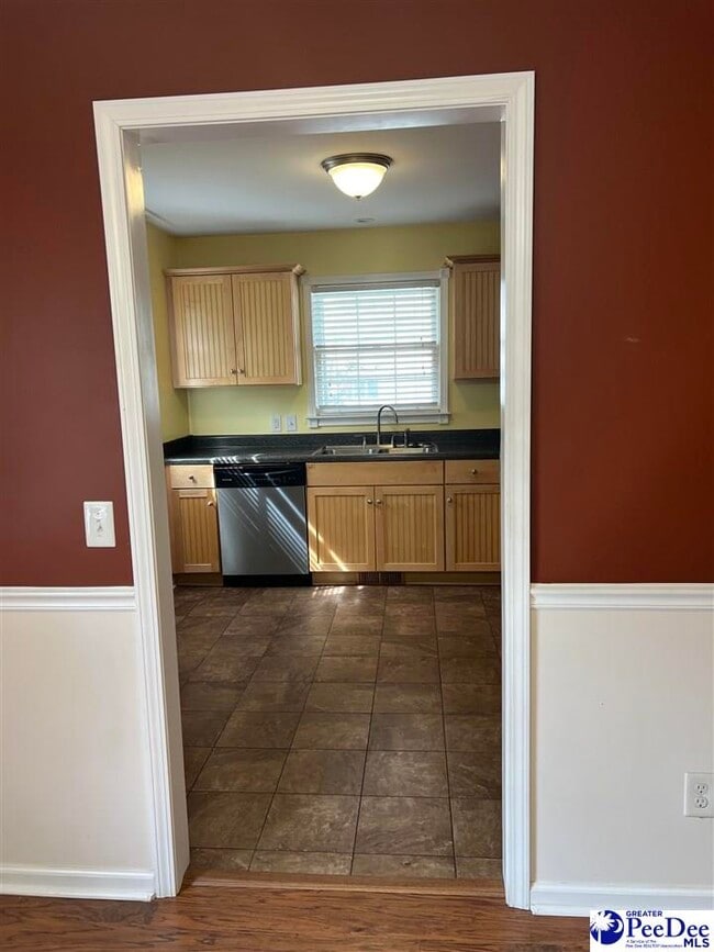 Building Photo - 3044 Trent Dr