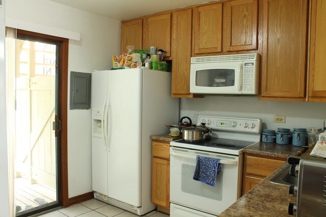Building Photo - 202 S Waters Edge Dr