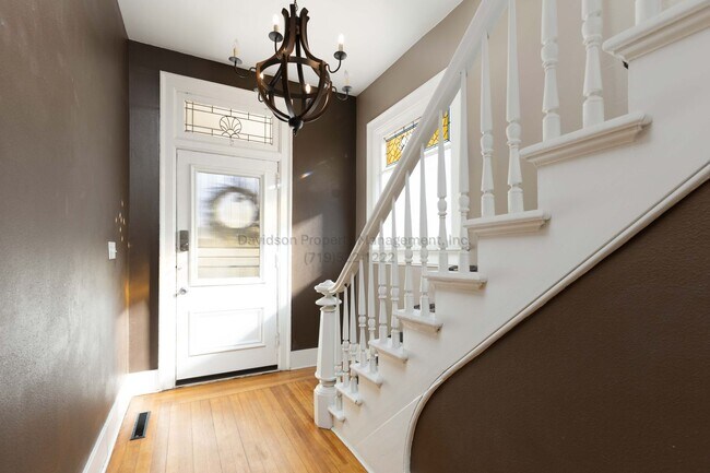 Foto del edificio - Stunning 3 Bedroom House in The Old North End