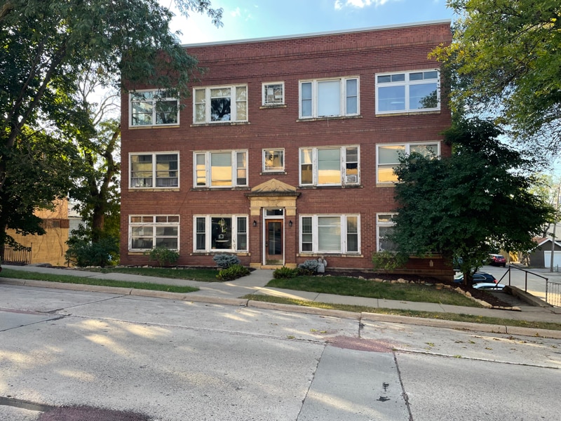 Primary Photo - 418 S 4th St