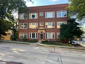 Building Photo - 418 S 4th St