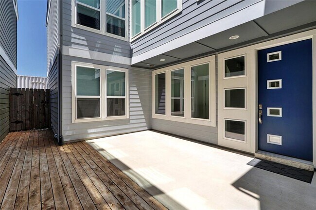 Foto del edificio - 12606 Red Sparrow St