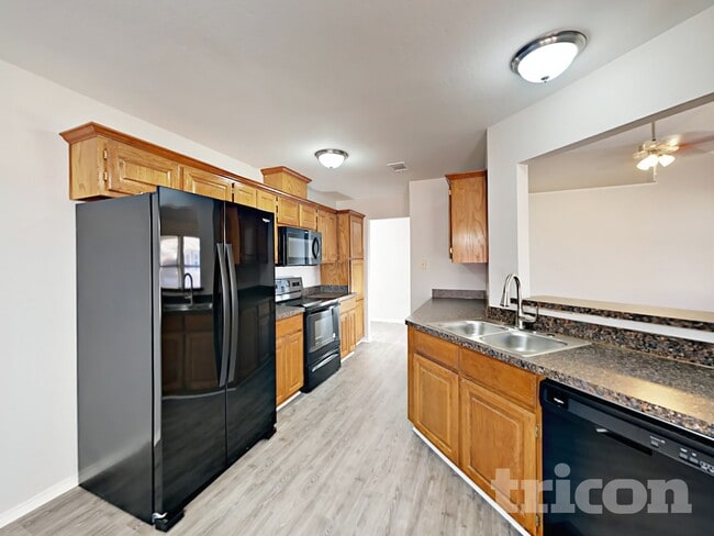 Building Photo - 1508 Sunflower Ln