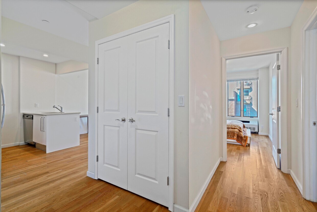 Primary Photo - 277 19th St