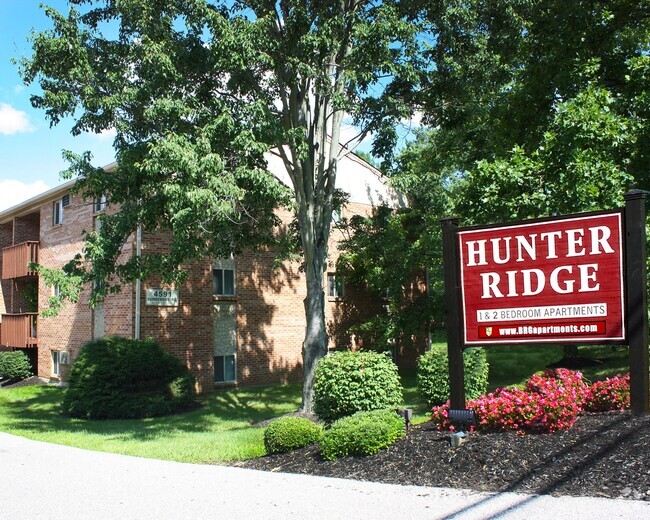 Building Photo - Hunter Ridge