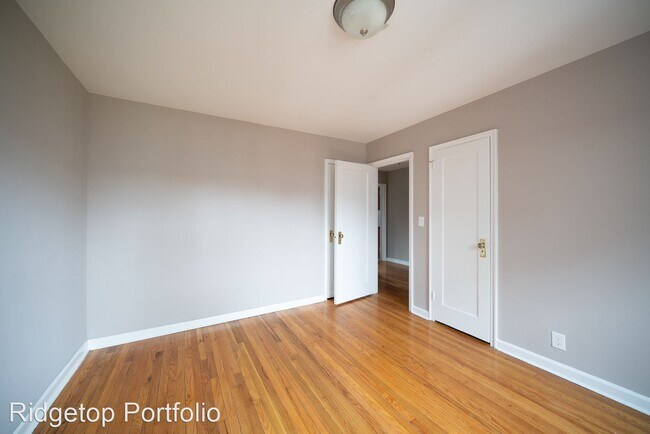 Foto del edificio - 307-425 Woodland Pl