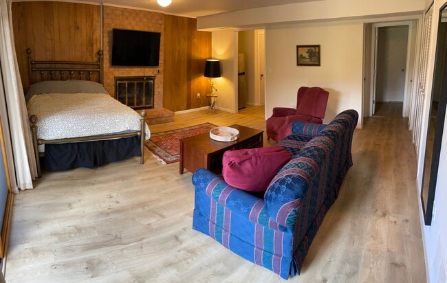 Building Photo - 11320 Gainsborough Rd