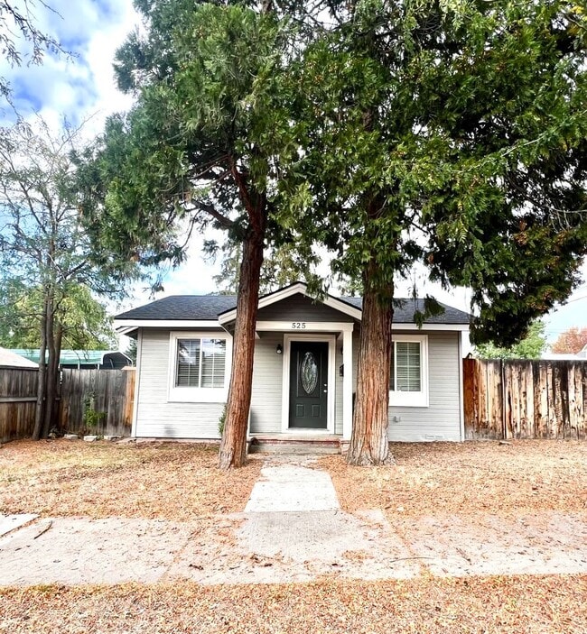 Building Photo - 1 Bed/1 Bath Cottage Style Home