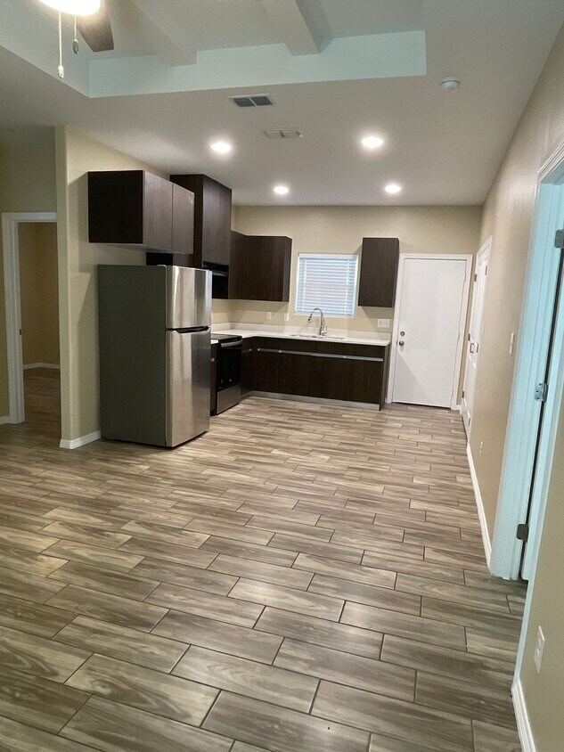 1012 W La Pointe Ave Unit 4, Alton, TX 78573 Apartment for Rent in