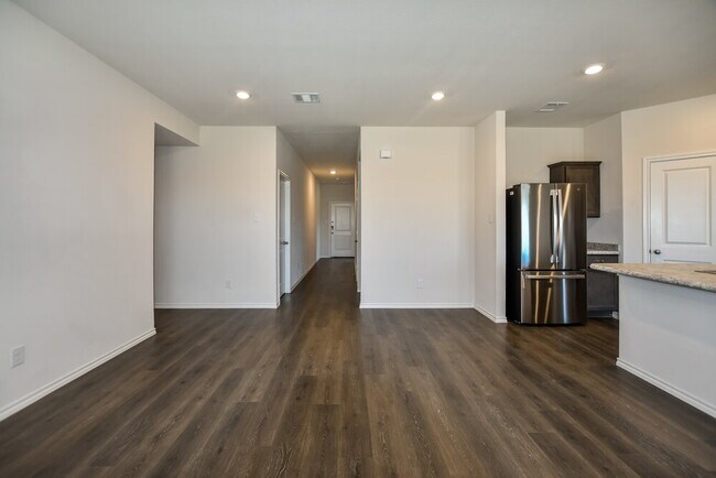 Foto del edificio - 901 Silver Maple Ln
