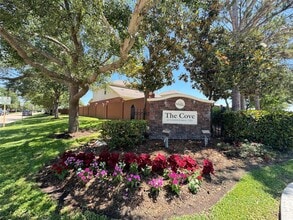 Building Photo - 8107 Gran Villa Dr